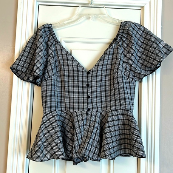 NWOT ASOS gray plaid flutter sleeve and peplum blouse Size 2 - Picture 1 of 7